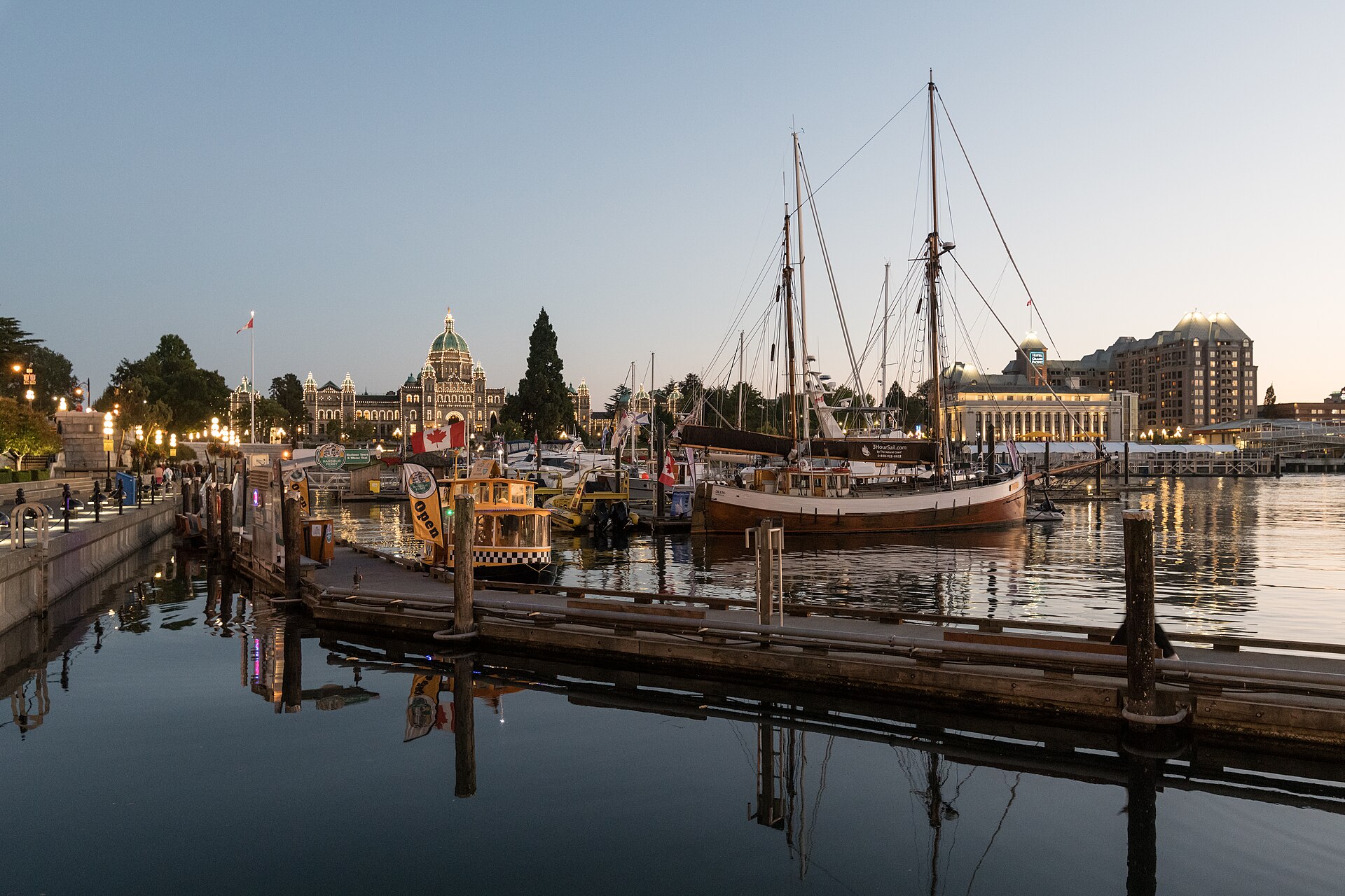 Victoria Inner Harbour mit Parliament Buildings